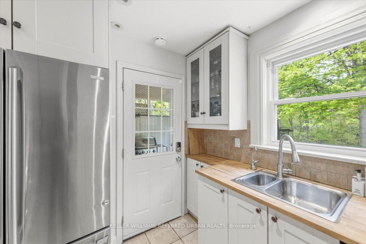 Photo 13 of 19 Walker Road, North York, Lansing-Westgate — HOMEH