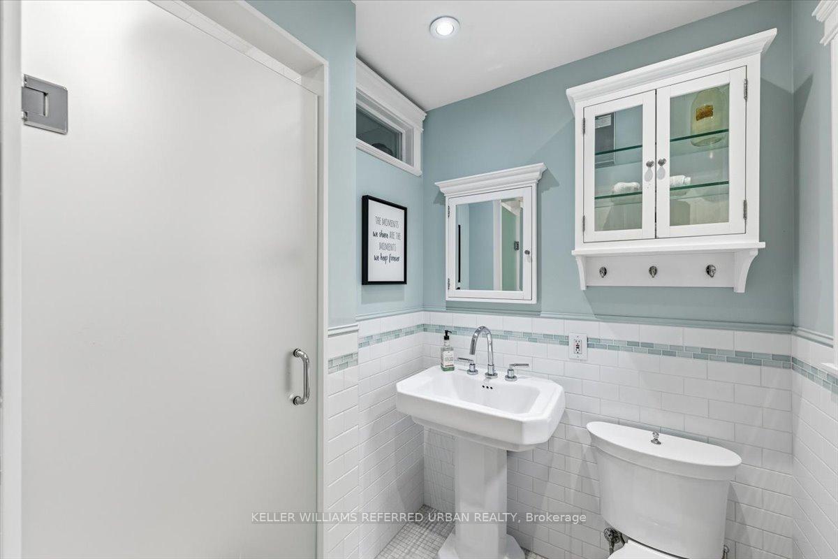 Photo 20 of 19 Walker Road, North York, Lansing-Westgate — HOMEH
