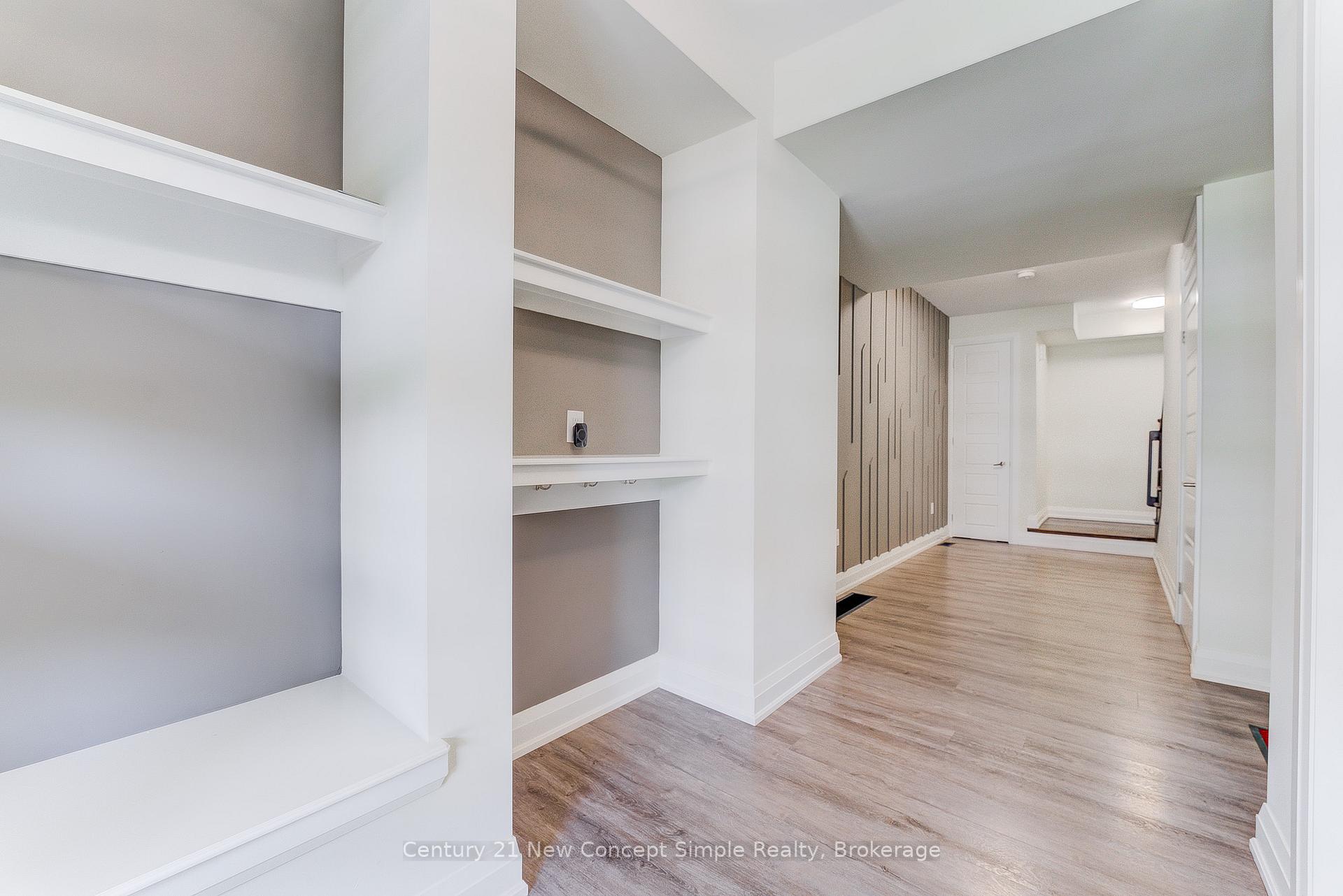Photo 9 of 35 Thomas Frisby Jr Crescent, Markham, Victoria Square — HOMEH