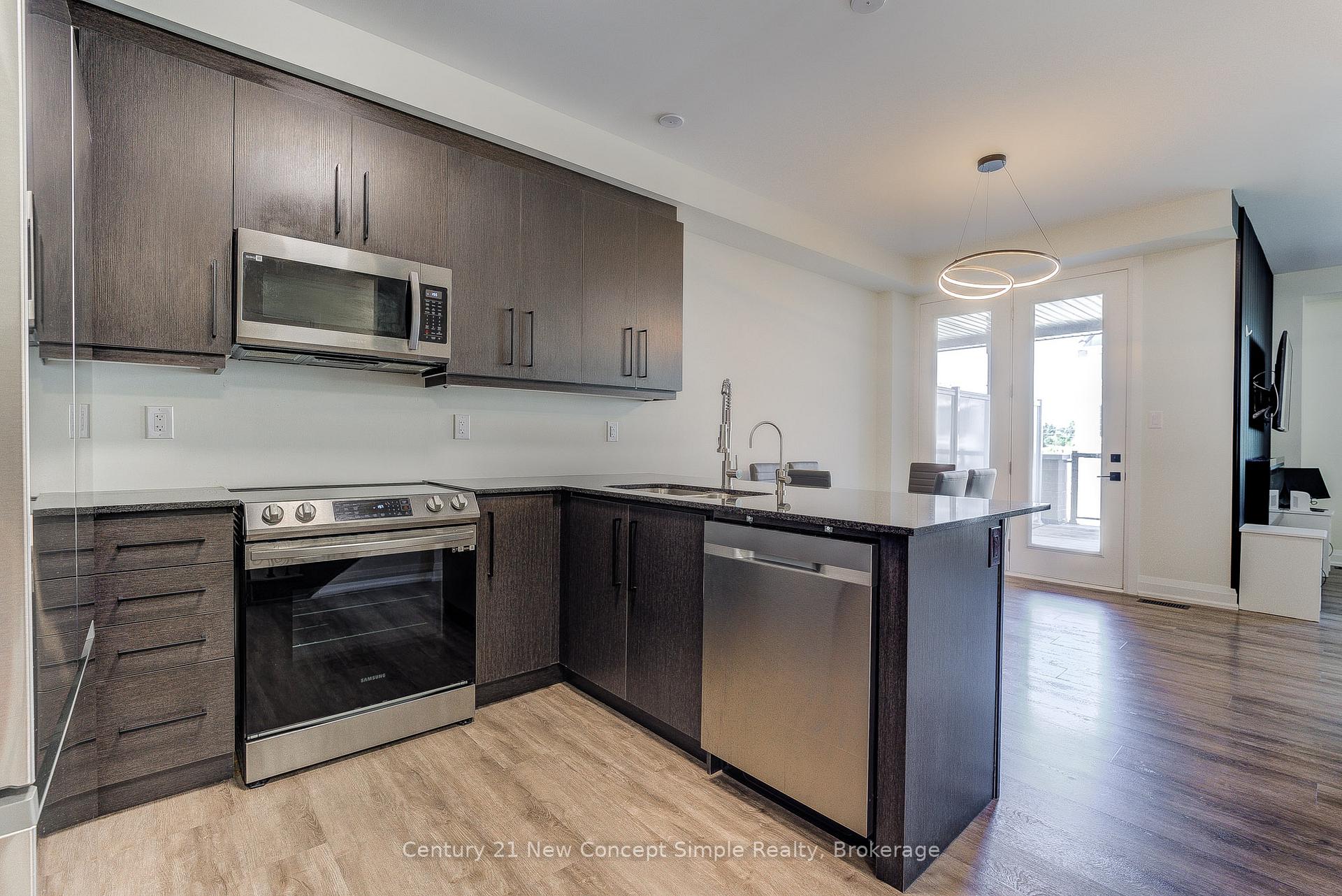 Photo 12 of 35 Thomas Frisby Jr Crescent, Markham, Victoria Square — HOMEH