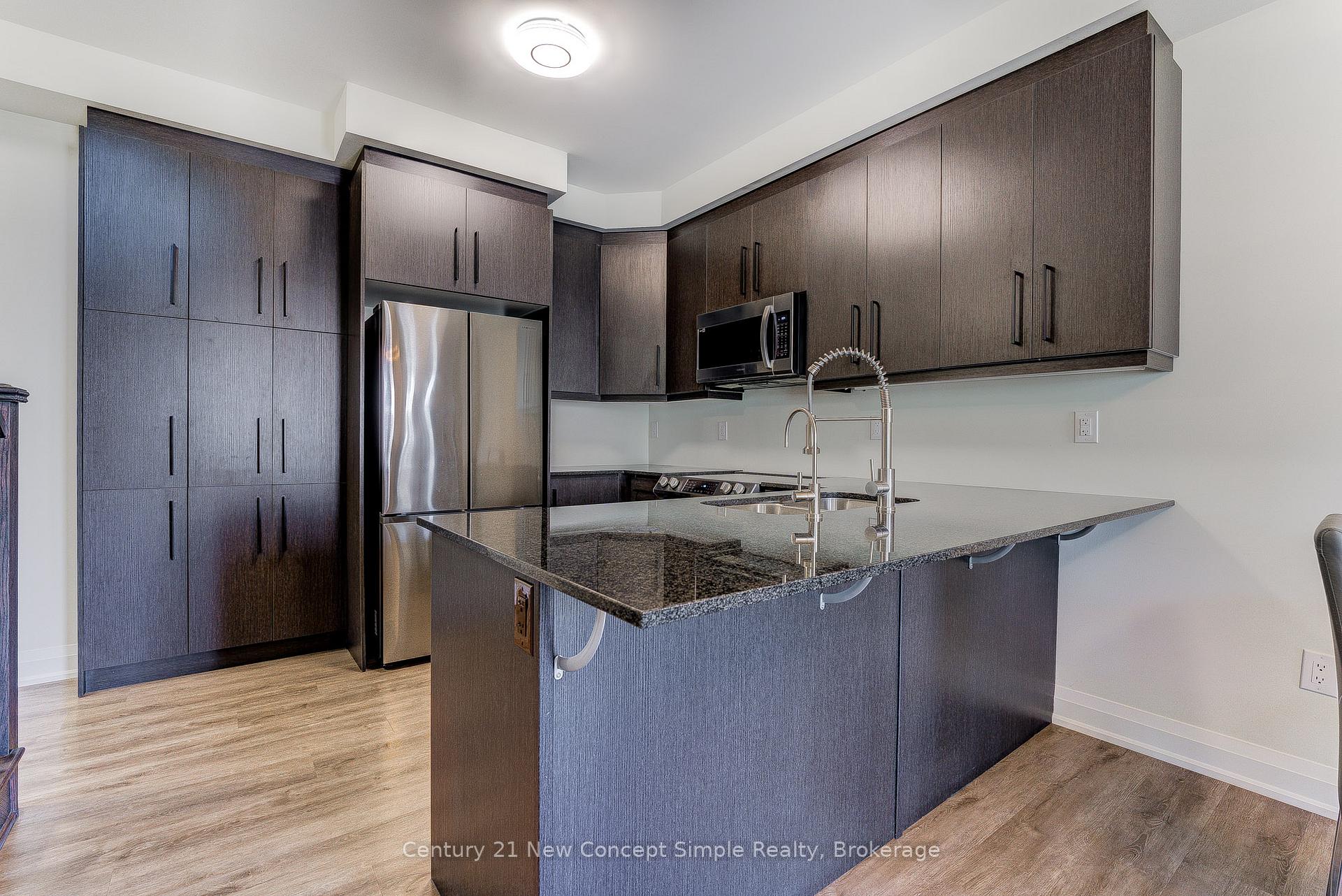 Photo 13 of 35 Thomas Frisby Jr Crescent, Markham, Victoria Square — HOMEH