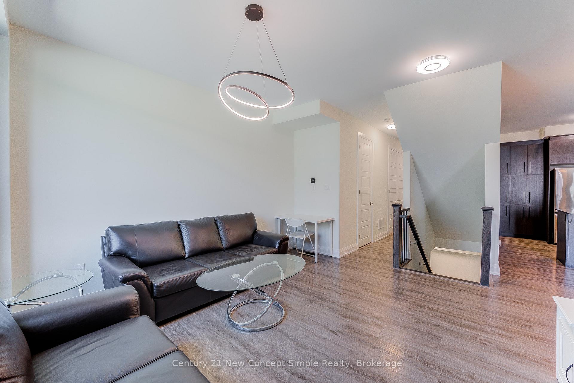 Photo 17 of 35 Thomas Frisby Jr Crescent, Markham, Victoria Square — HOMEH