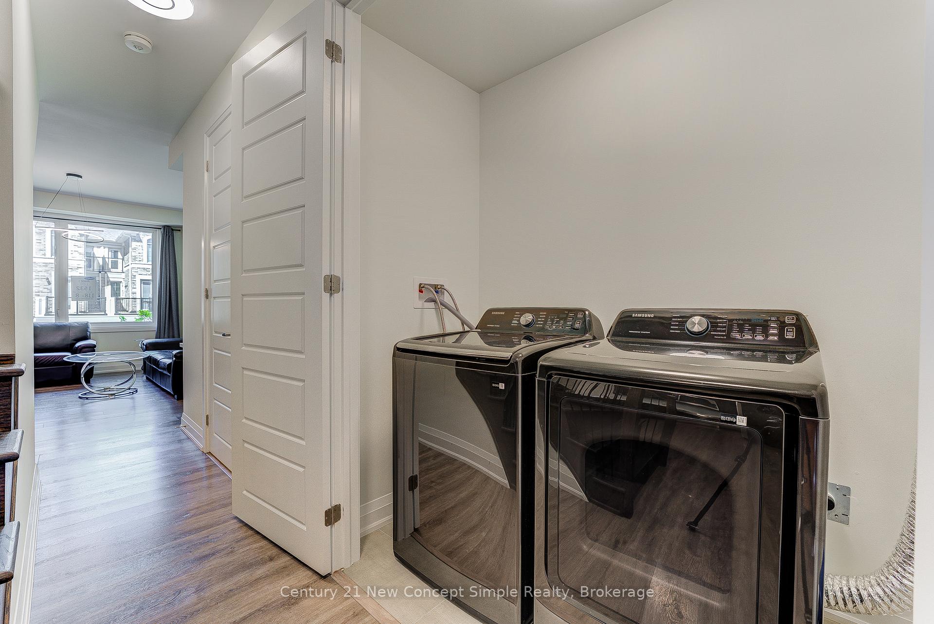 Photo 21 of 35 Thomas Frisby Jr Crescent, Markham, Victoria Square — HOMEH