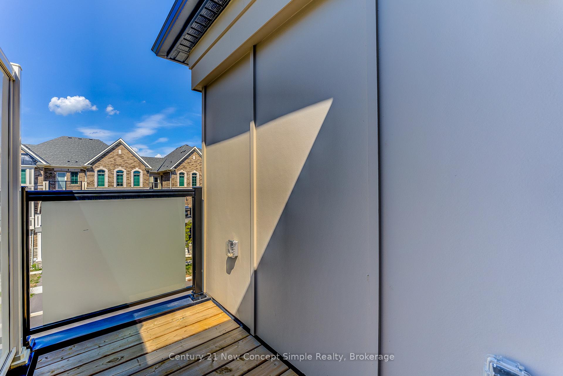 Photo 27 of 35 Thomas Frisby Jr Crescent, Markham, Victoria Square — HOMEH