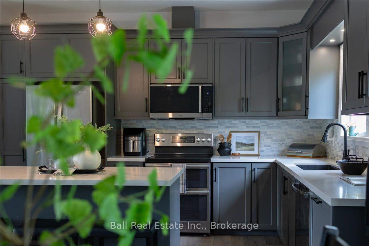 Photo 10 of 47 Easy Street, Georgina, Pefferlaw — HOMEH