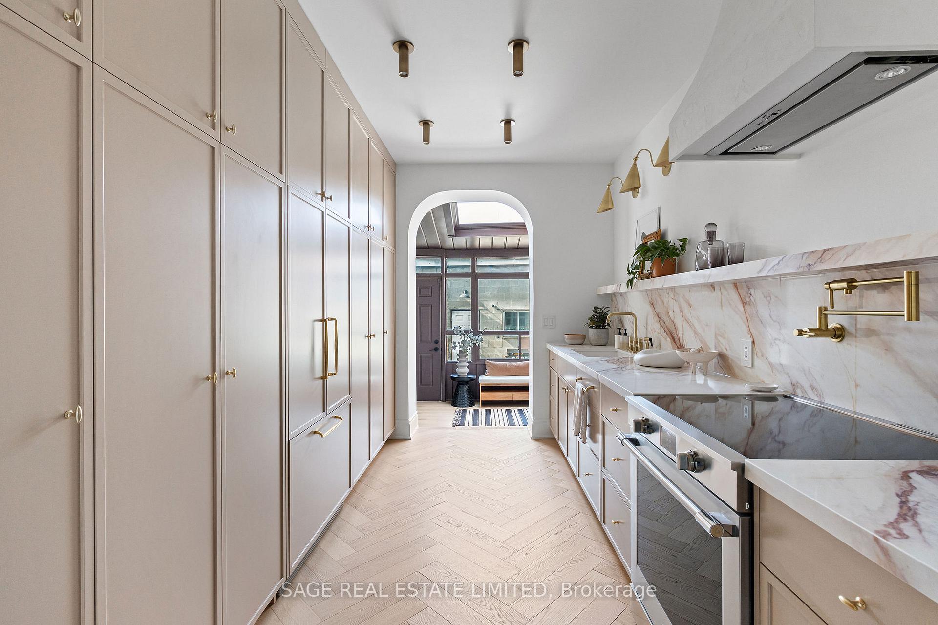 Photo 11 of 138 Lappin Avenue, Toronto, Dovercourt-Wallace Emerson-Junction — HOMEH