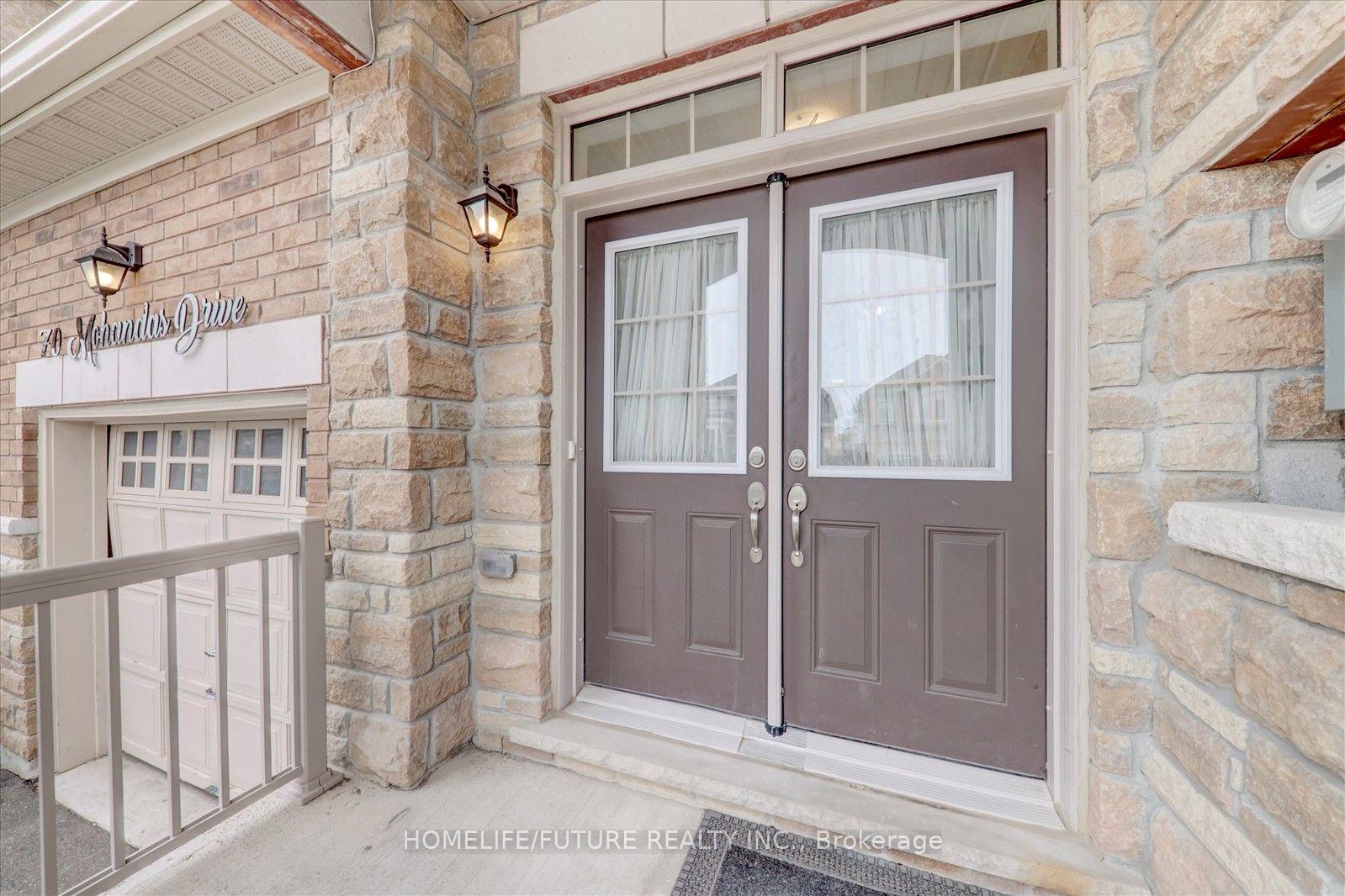 Photo 5 of 70 Mohandas Drive, Markham, Cedarwood — HOMEH