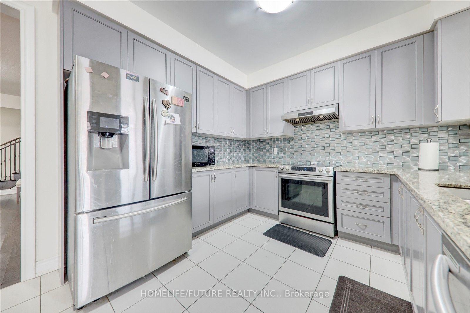 Photo 12 of 70 Mohandas Drive, Markham, Cedarwood — HOMEH