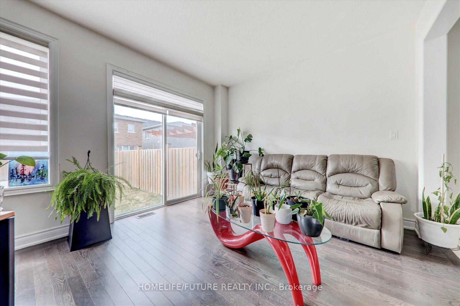 Photo 15 of 70 Mohandas Drive, Markham, Cedarwood — HOMEH