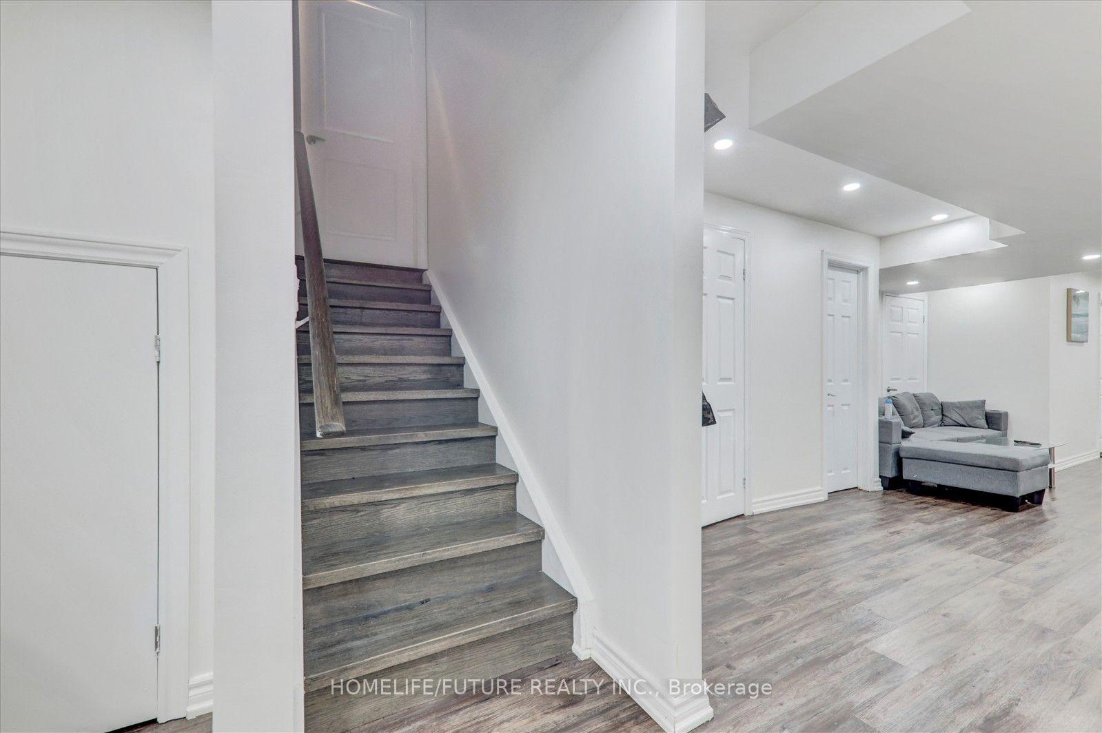 Photo 34 of 70 Mohandas Drive, Markham, Cedarwood — HOMEH