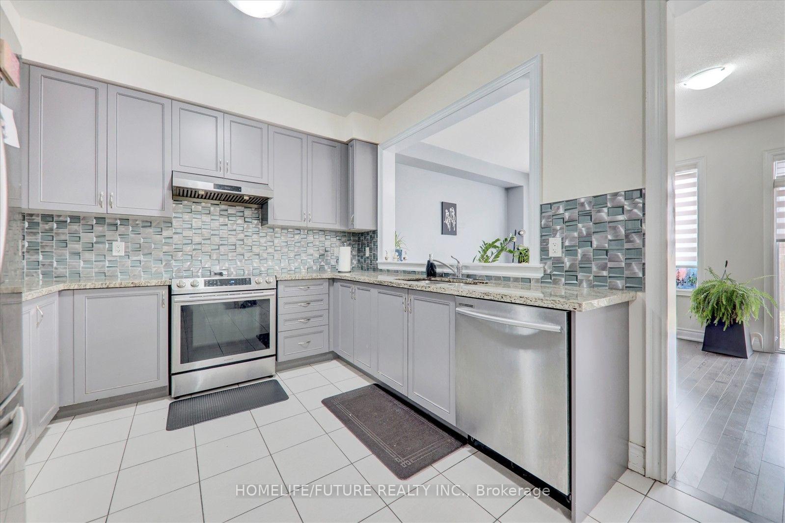 Photo 49 of 70 Mohandas Drive, Markham, Cedarwood — HOMEH
