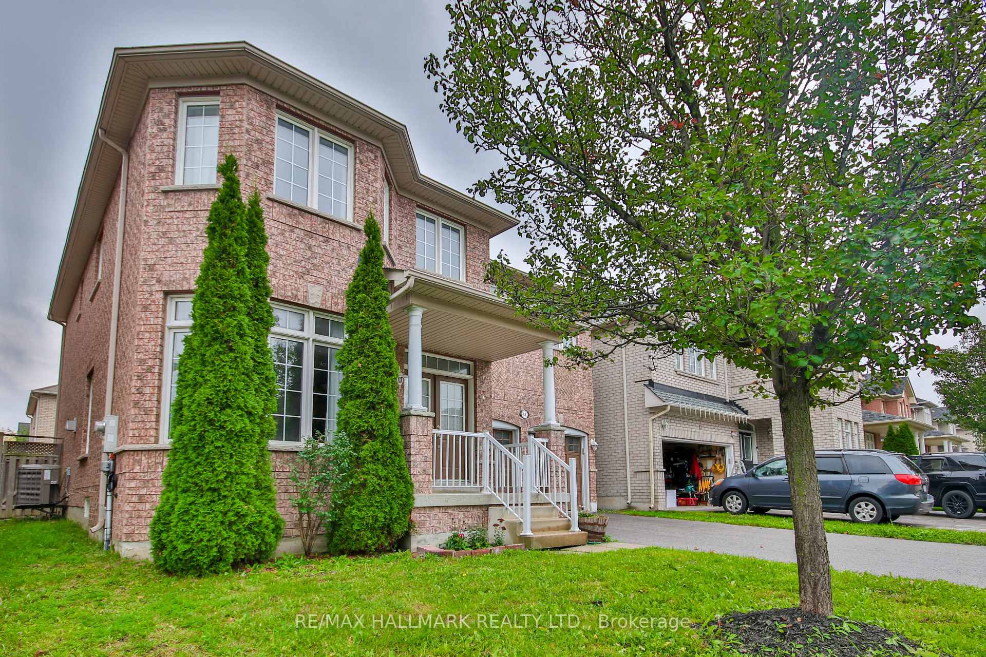 Photo 2 of 15 Briarglen Road, Markham, Cachet — HOMEH