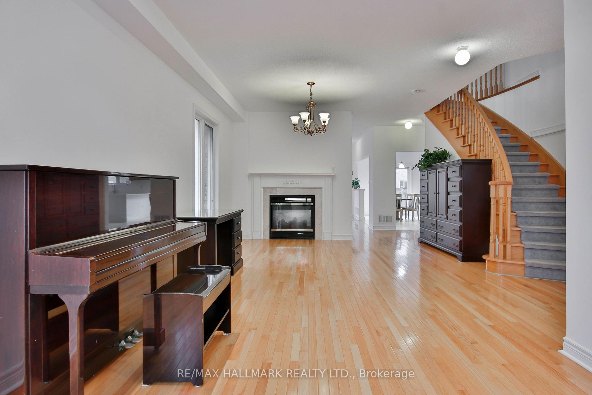 Photo 9 of 15 Briarglen Road, Markham, Cachet — HOMEH