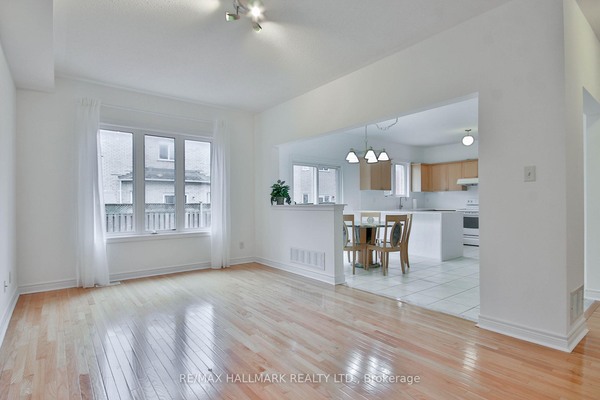Photo 13 of 15 Briarglen Road, Markham, Cachet — HOMEH