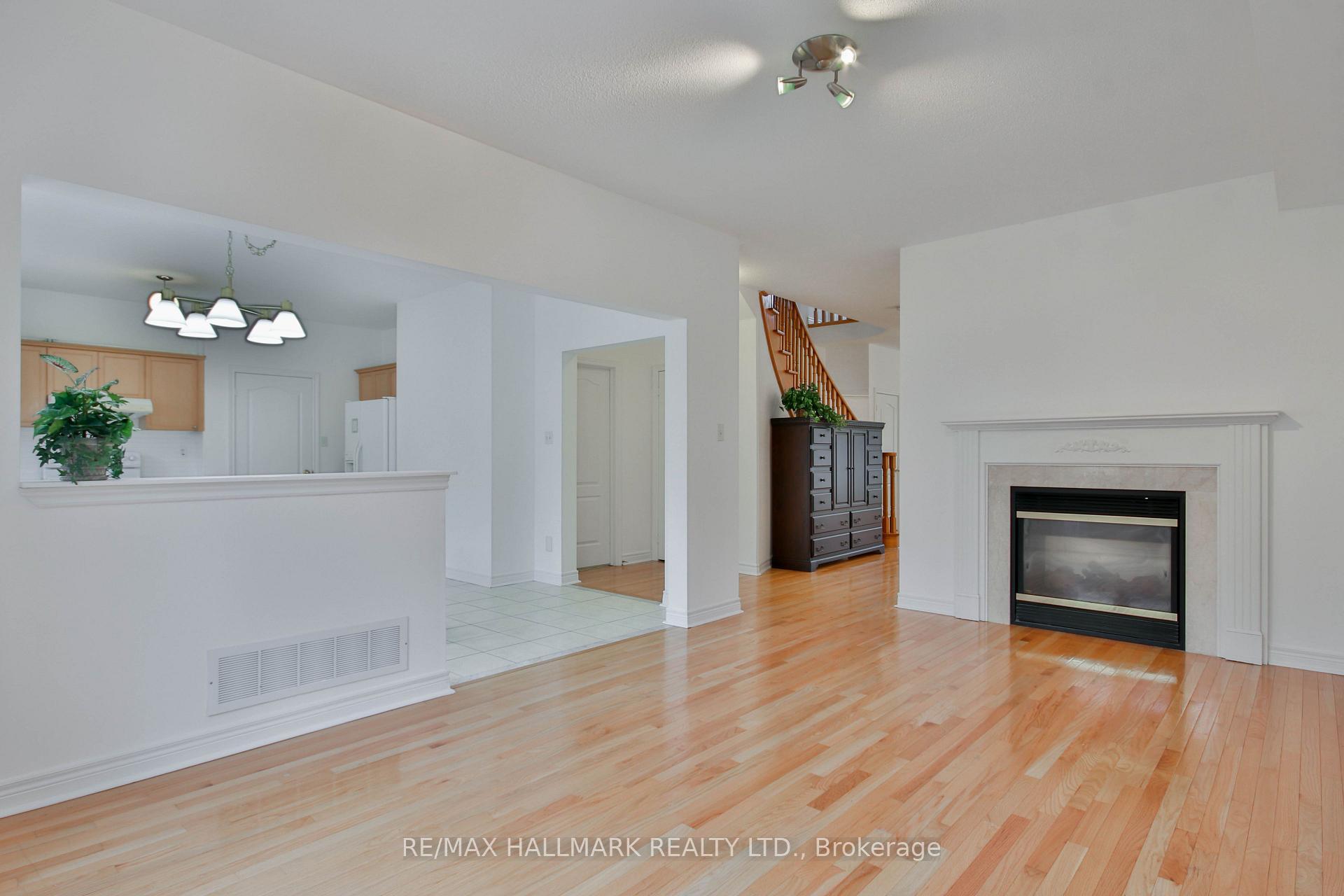 Photo 14 of 15 Briarglen Road, Markham, Cachet — HOMEH