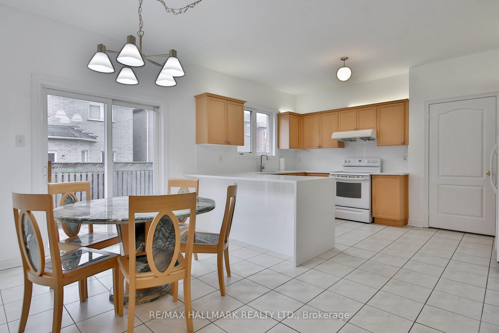 Photo 18 of 15 Briarglen Road, Markham, Cachet — HOMEH