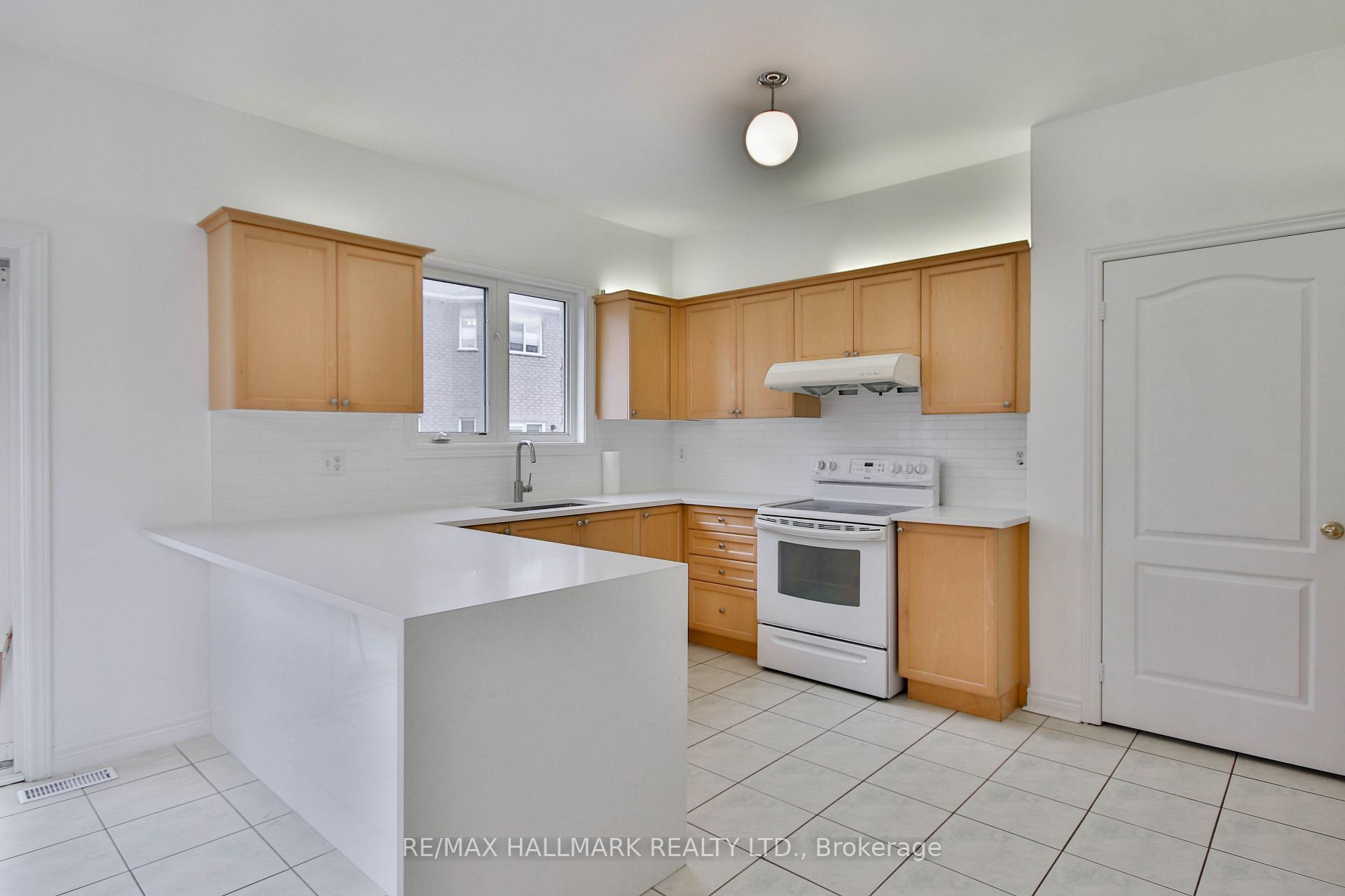 Photo 20 of 15 Briarglen Road, Markham, Cachet — HOMEH