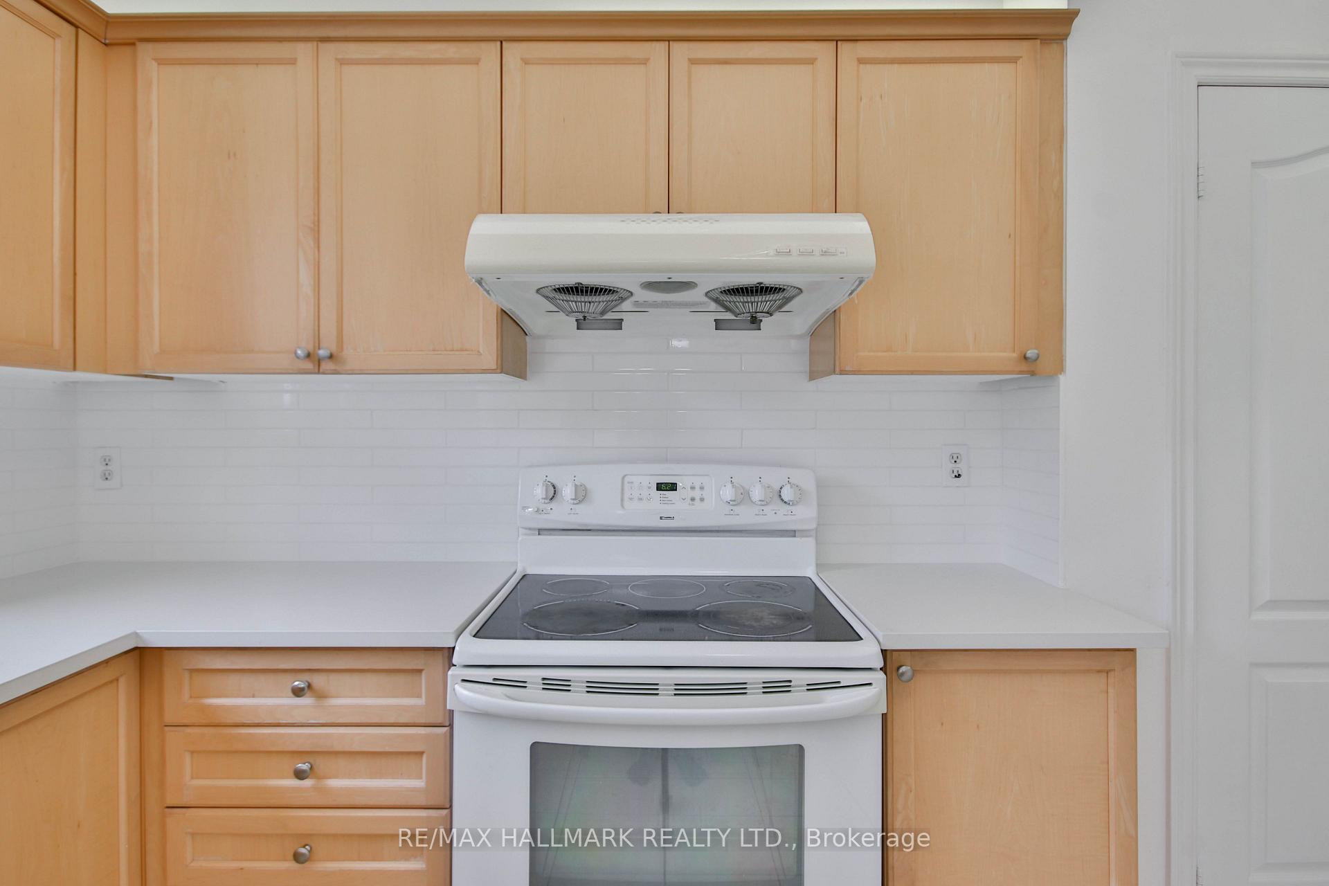 Photo 23 of 15 Briarglen Road, Markham, Cachet — HOMEH