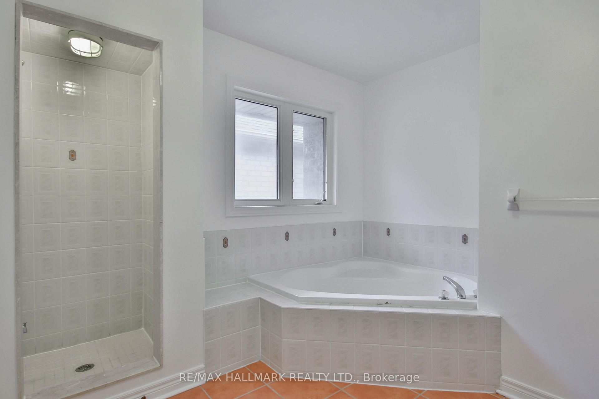Photo 46 of 15 Briarglen Road, Markham, Cachet — HOMEH