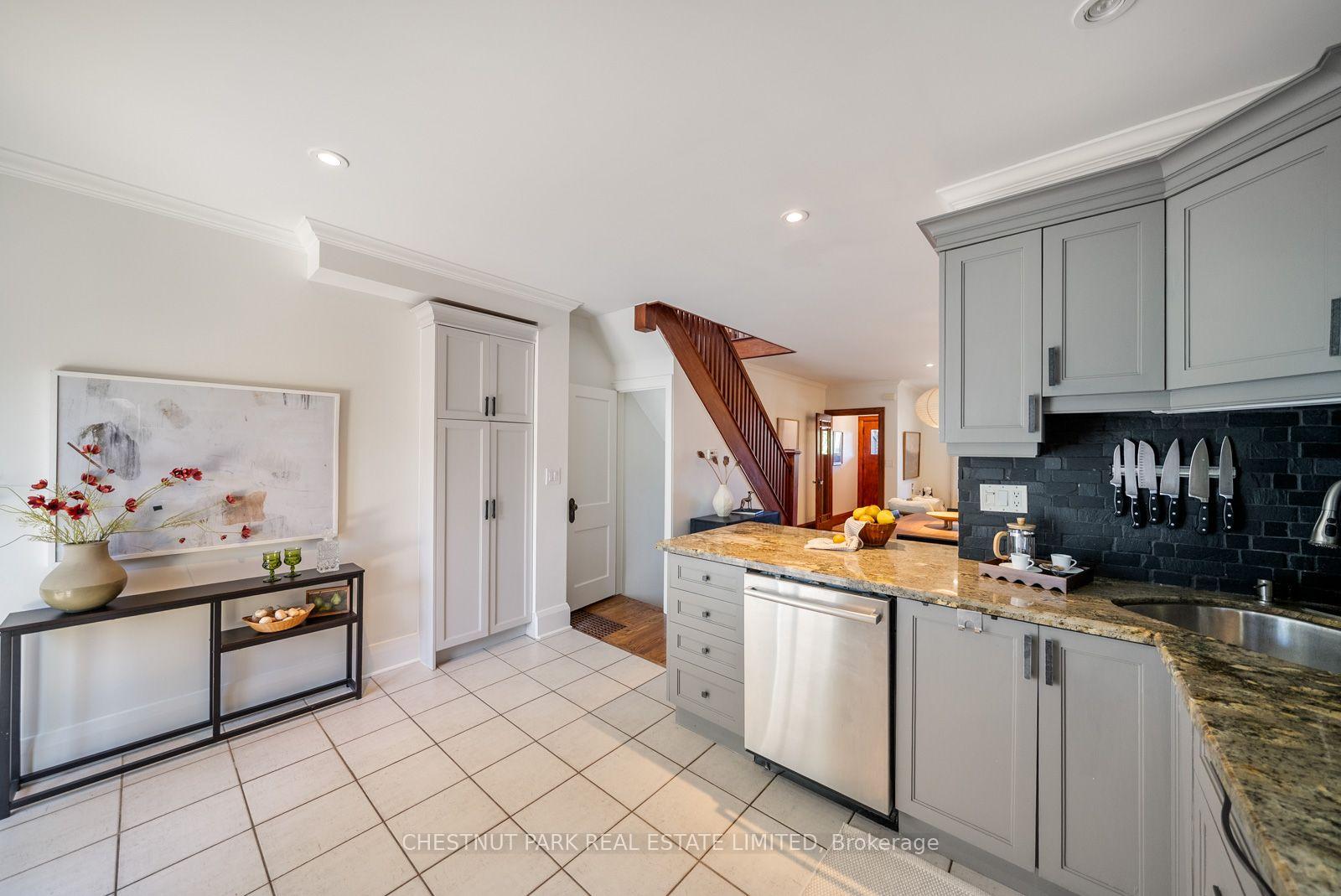 Photo 13 of 266 Queensdale Avenue, Toronto, Danforth Village-East York — HOMEH