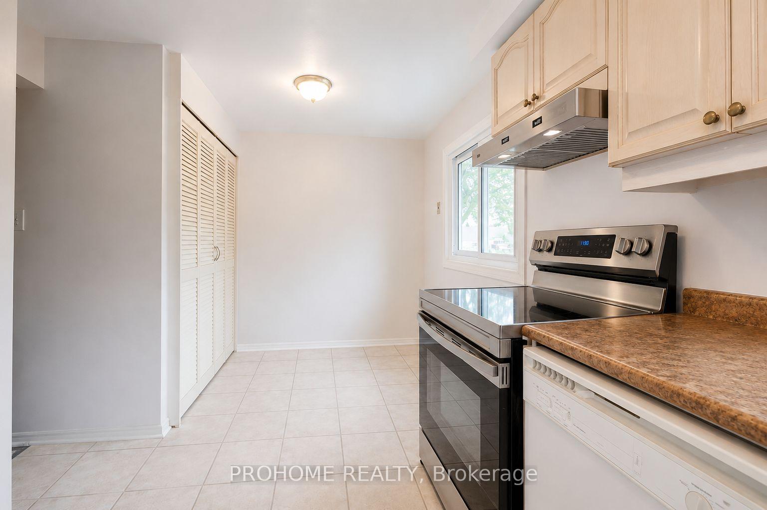 Photo 5 of 53 Thatchers Mill Way, Markham, Bullock — HOMEH