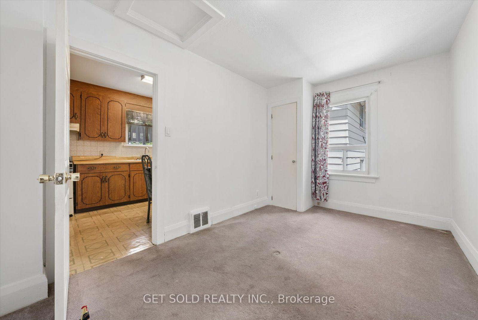 Photo 12 of 101 Seventeenth Street, Etobicoke, New Toronto — HOMEH