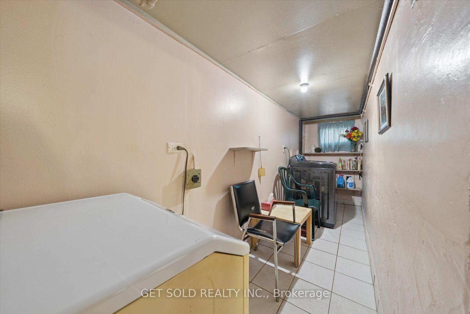 Photo 28 of 101 Seventeenth Street, Etobicoke, New Toronto — HOMEH