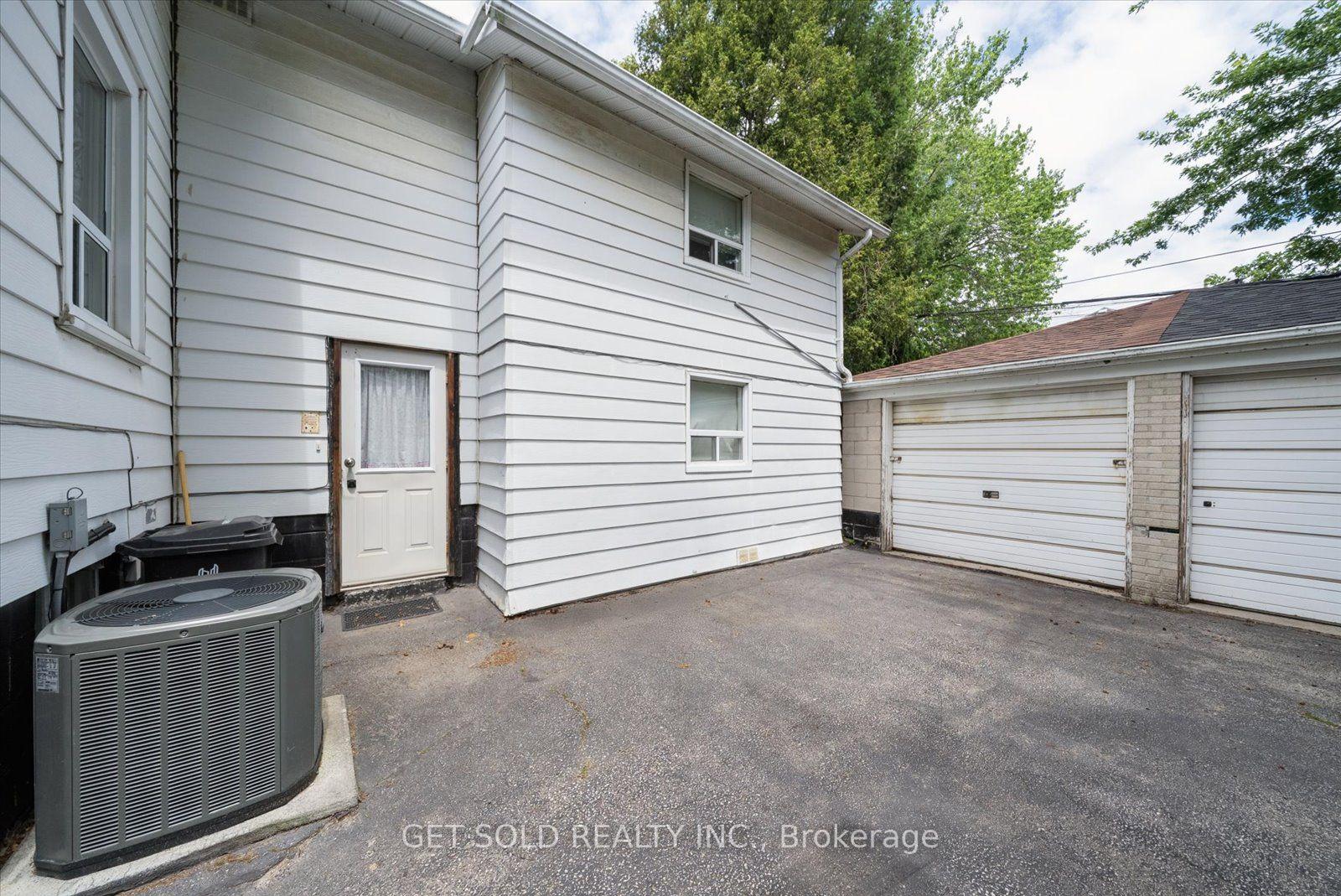 Photo 31 of 101 Seventeenth Street, Etobicoke, New Toronto — HOMEH