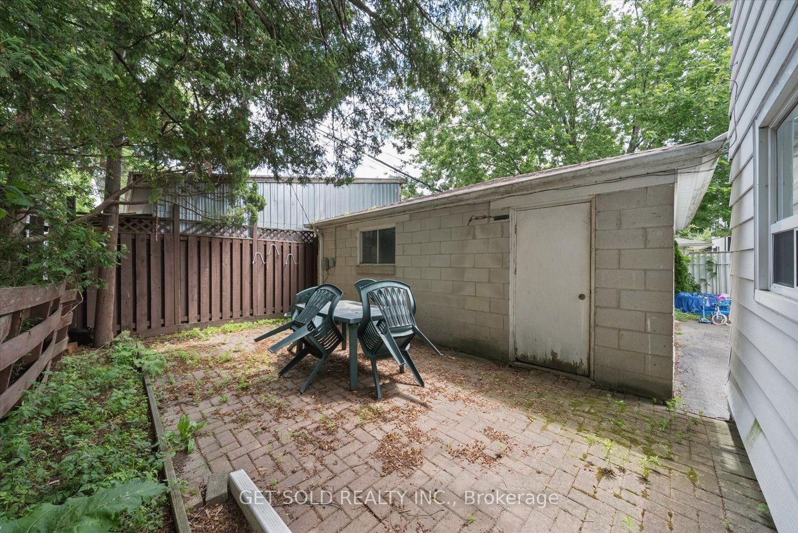 Photo 32 of 101 Seventeenth Street, Etobicoke, New Toronto — HOMEH