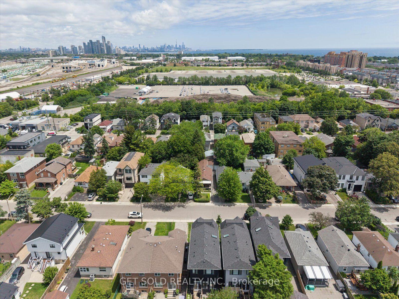 Photo 40 of 101 Seventeenth Street, Etobicoke, New Toronto — HOMEH