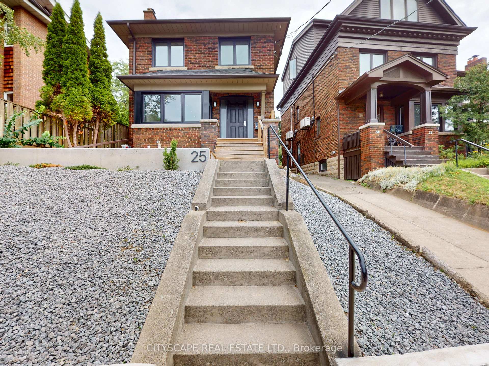 Photo 2 of 25 Oswald Crescent, Toronto, Mount Pleasant West — HOMEH