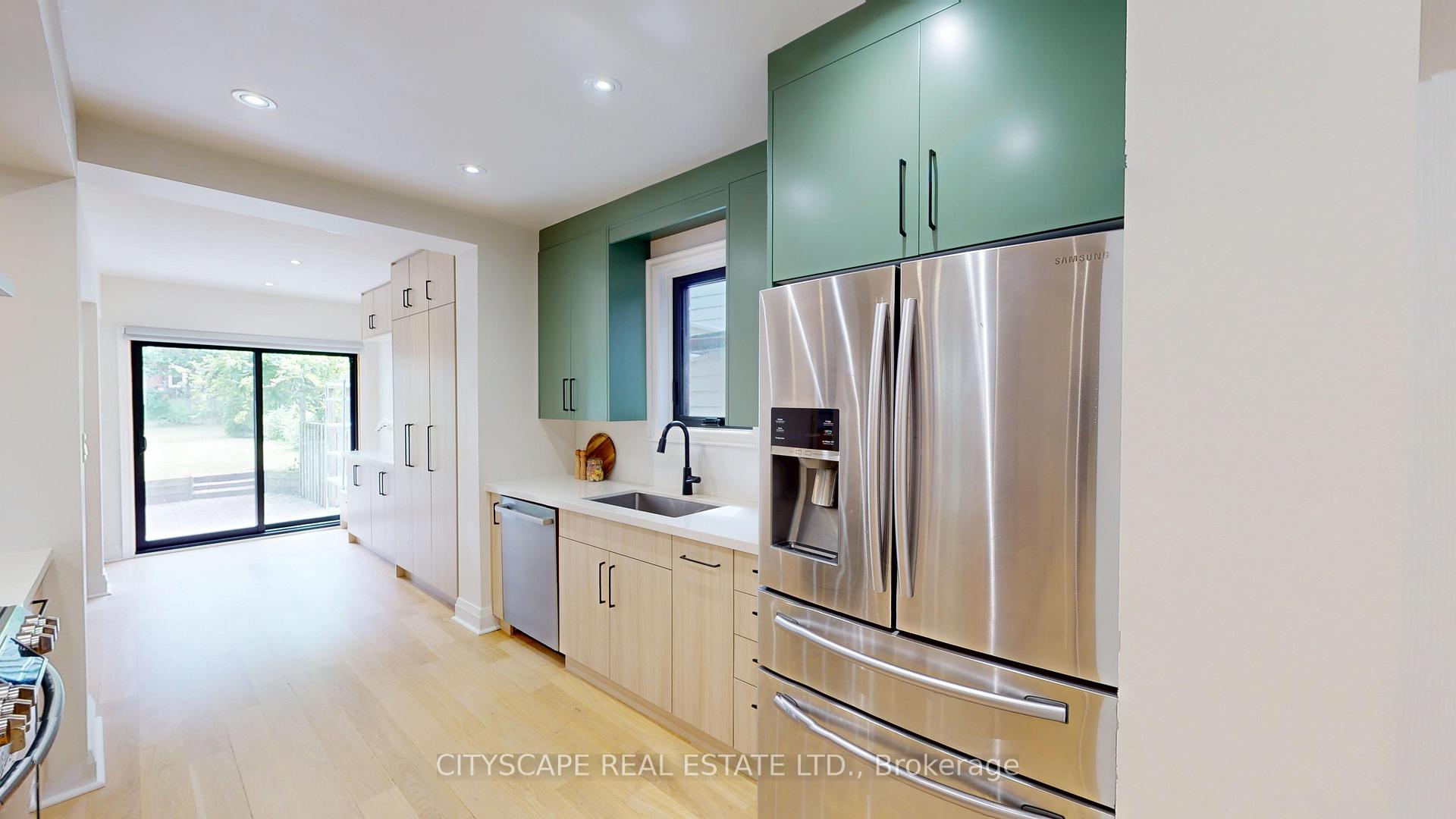 Photo 11 of 25 Oswald Crescent, Toronto, Mount Pleasant West — HOMEH