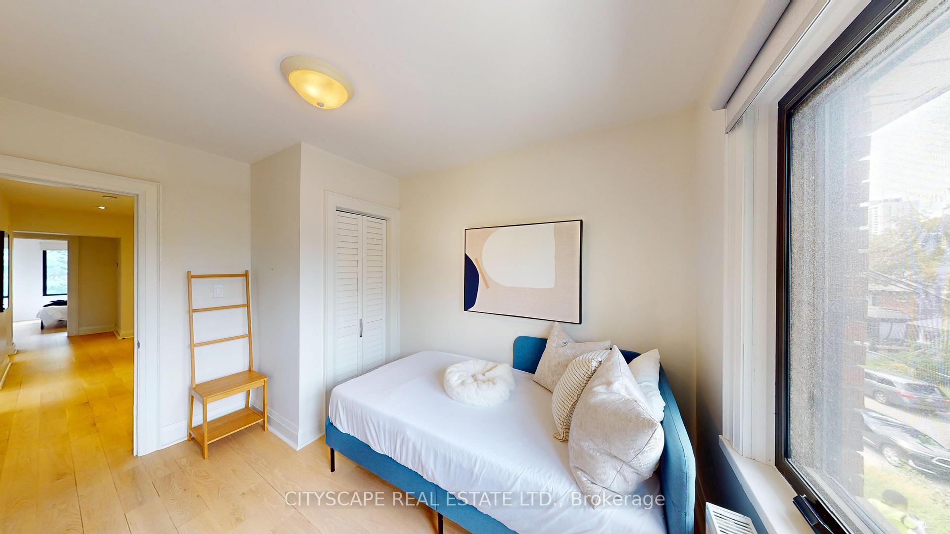 Photo 23 of 25 Oswald Crescent, Toronto, Mount Pleasant West — HOMEH
