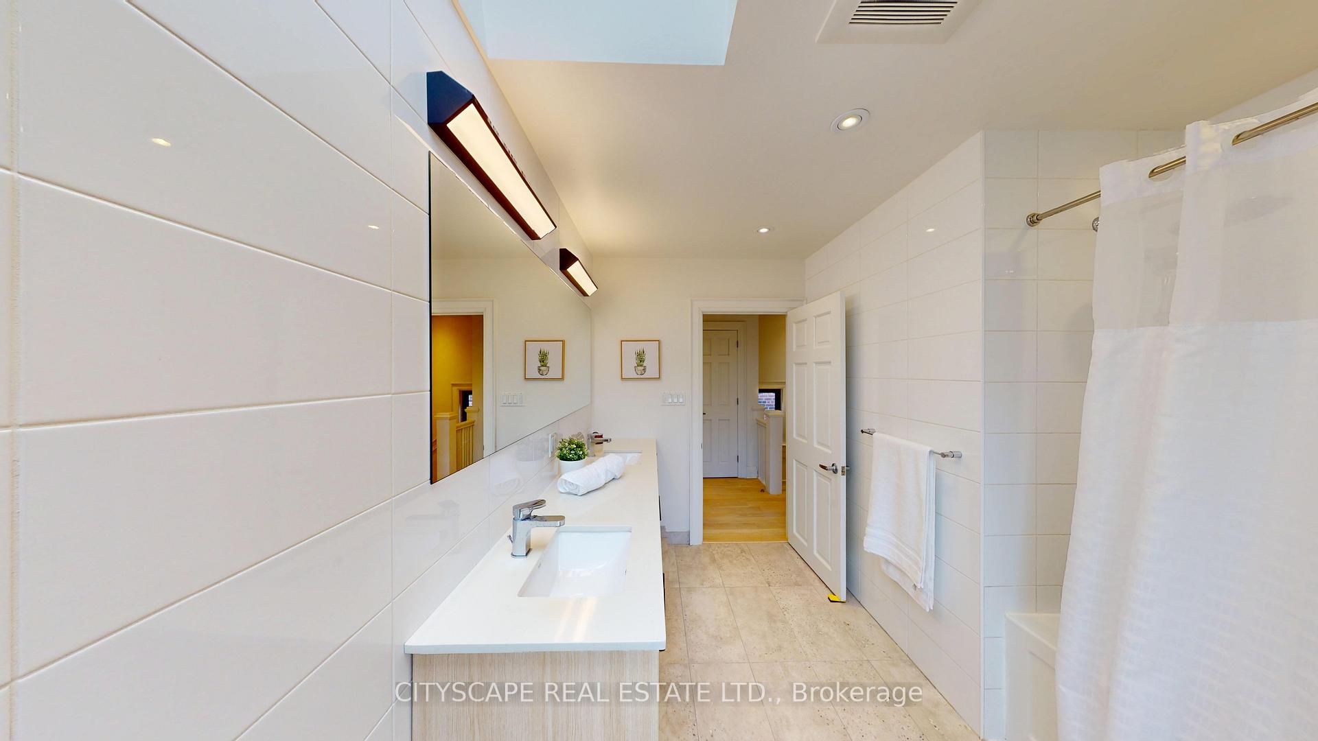 Photo 27 of 25 Oswald Crescent, Toronto, Mount Pleasant West — HOMEH