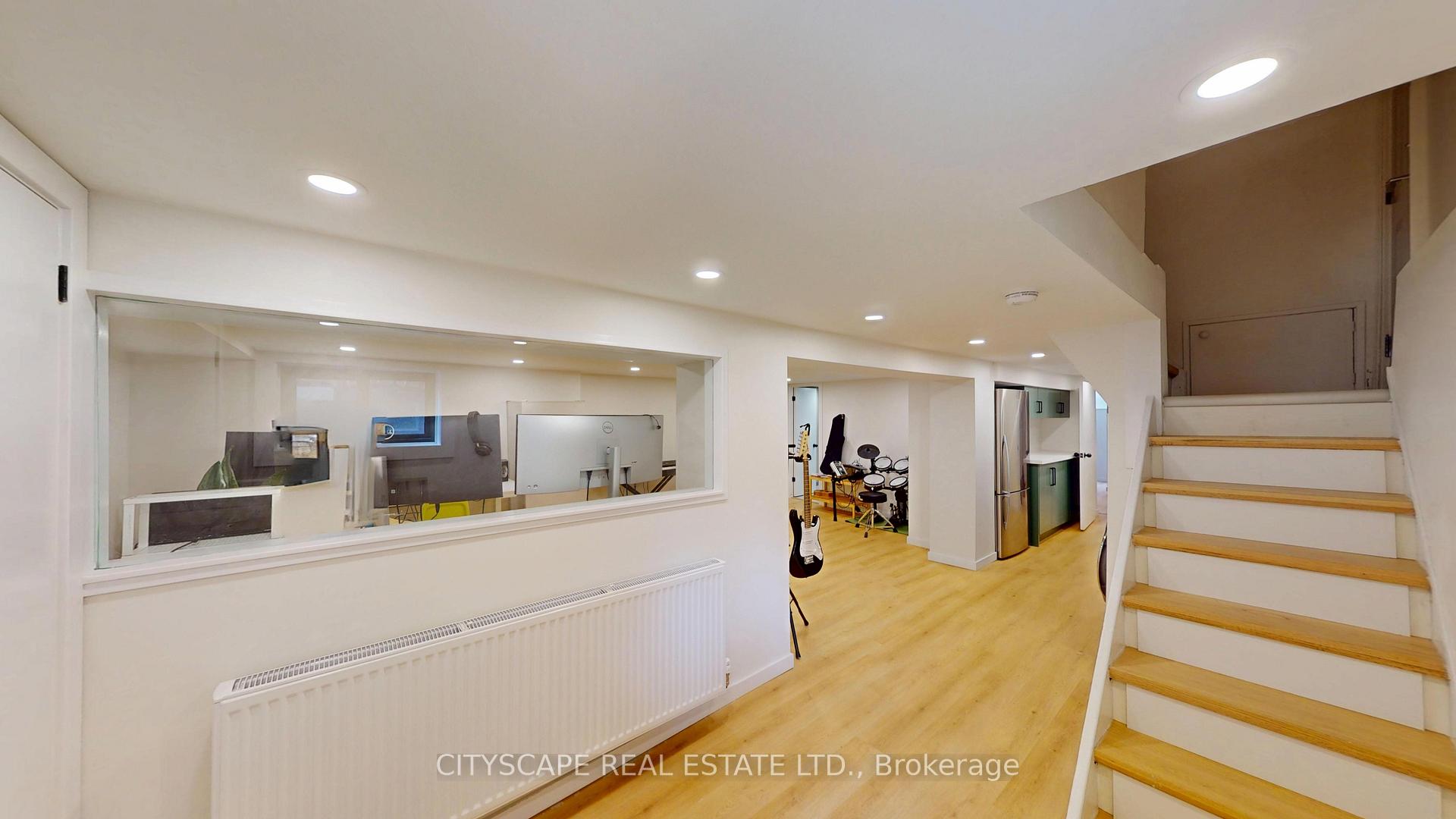 Photo 37 of 25 Oswald Crescent, Toronto, Mount Pleasant West — HOMEH