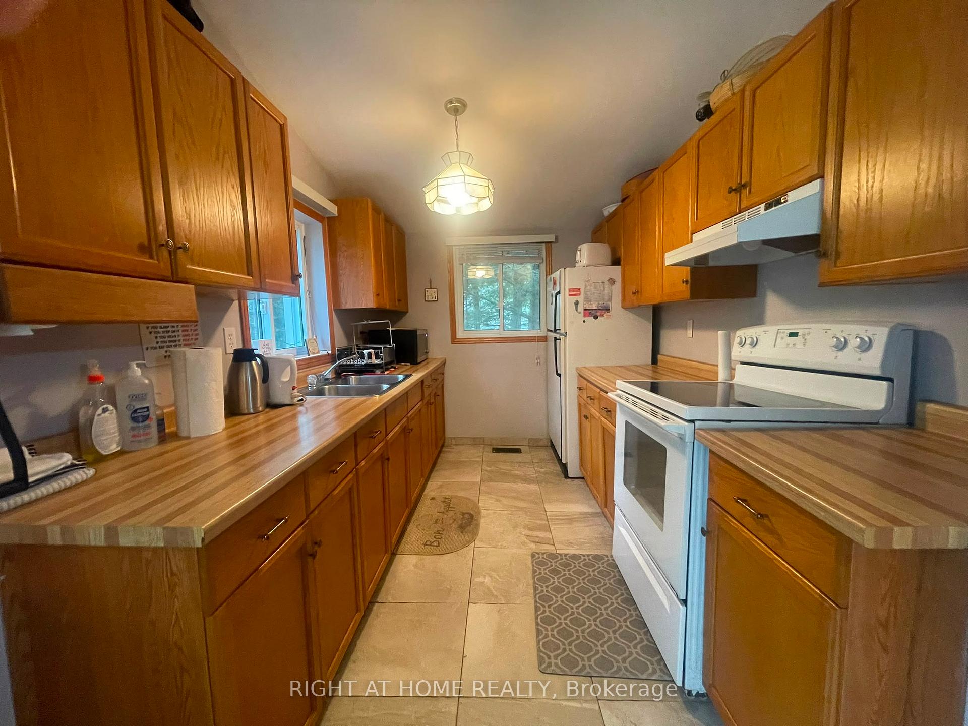 Photo 16 of 5470 Penetanguishene Road, Springwater, Rural Springwater — HOMEH