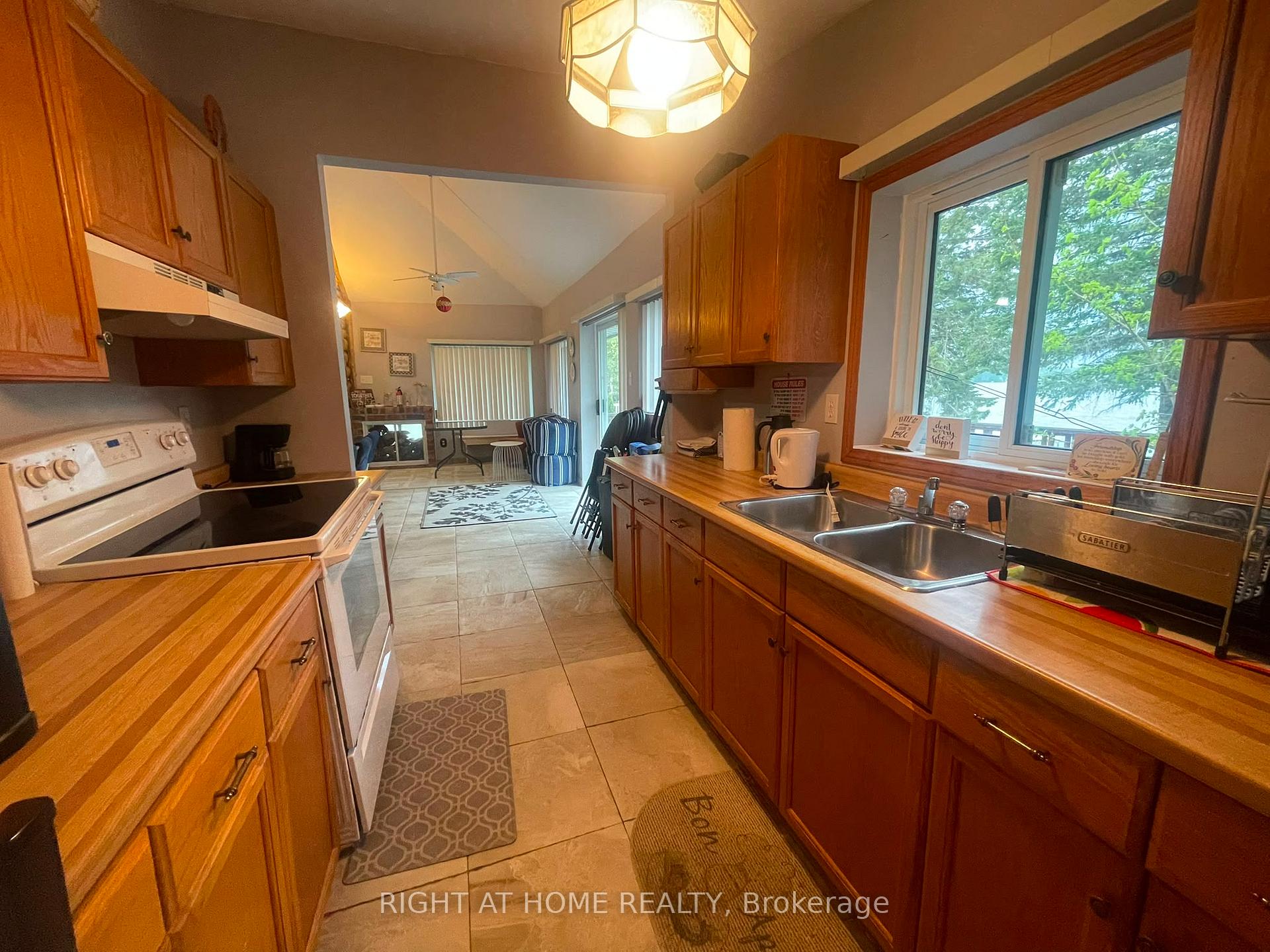 Photo 17 of 5470 Penetanguishene Road, Springwater, Rural Springwater — HOMEH