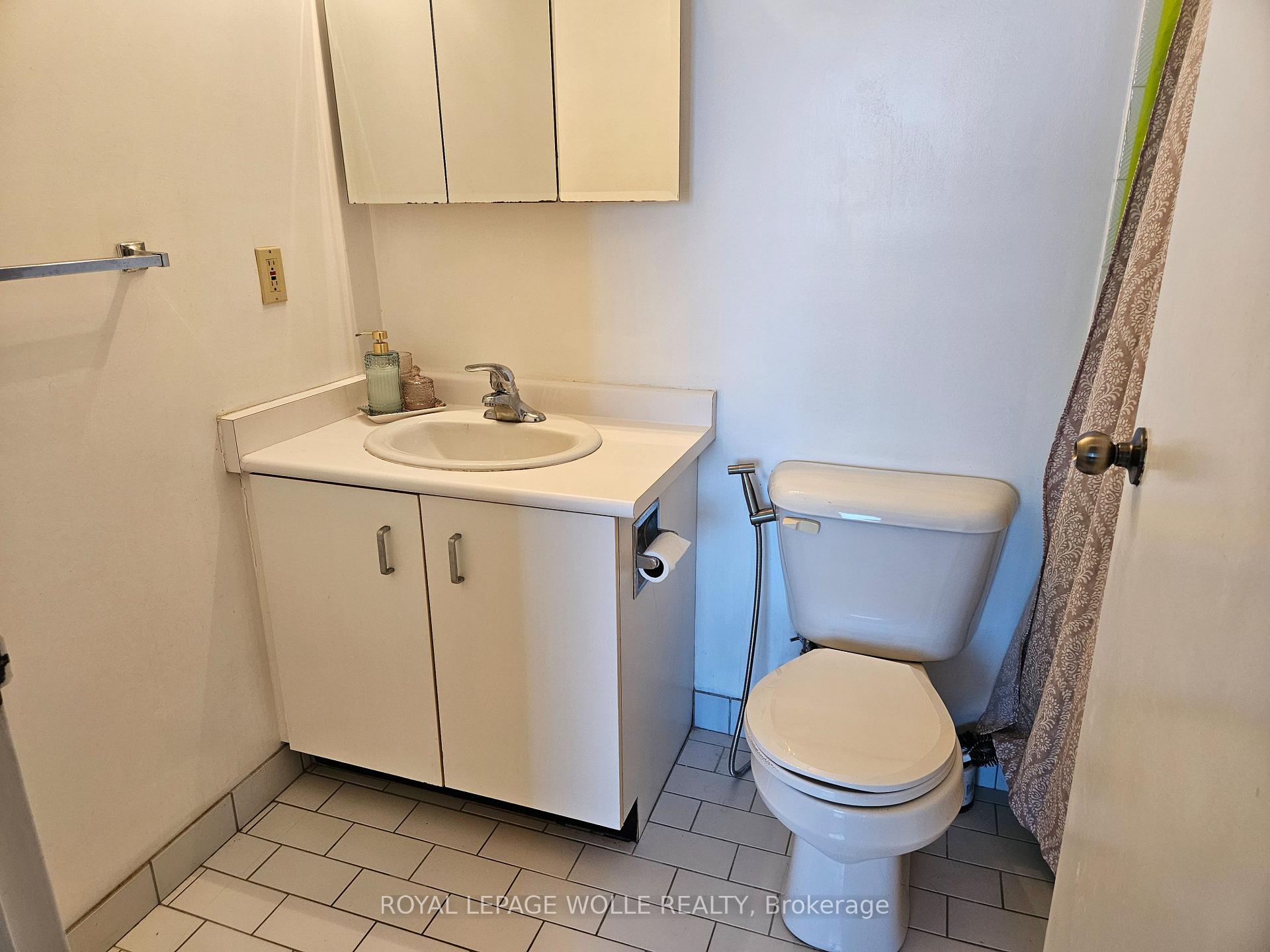 Photo 12 of Unit 805, 55 Blue Springs Drive, Waterloo, Colonial Acres — HOMEH