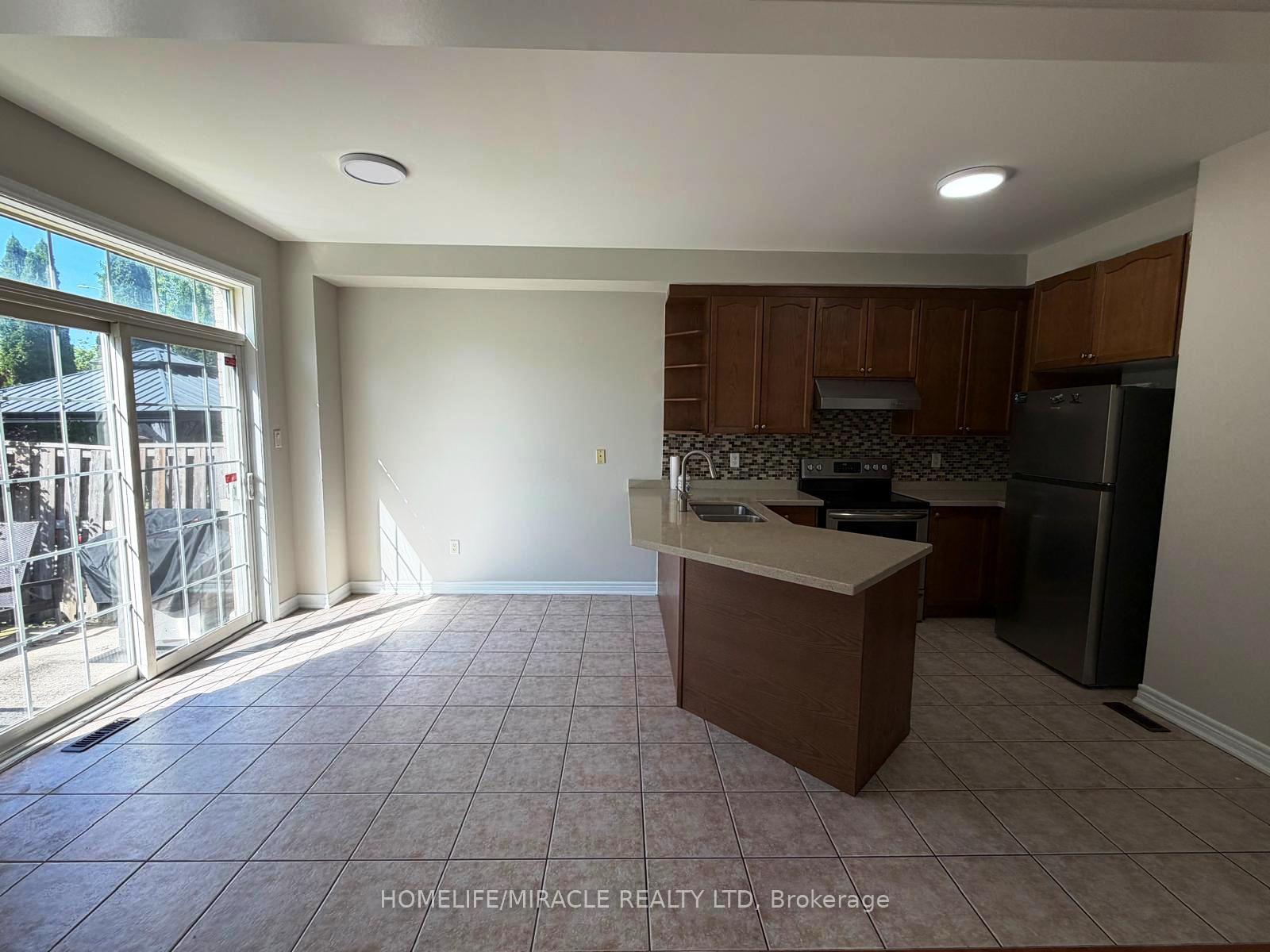 Photo 9 of 26 Fishing Crescent, Brampton, Madoc — HOMEH