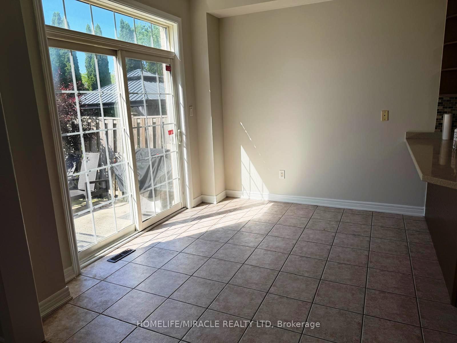 Photo 11 of 26 Fishing Crescent, Brampton, Madoc — HOMEH