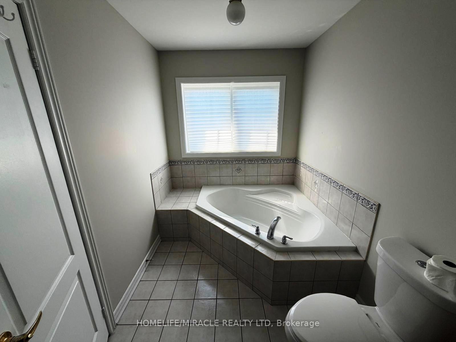 Photo 19 of 26 Fishing Crescent, Brampton, Madoc — HOMEH