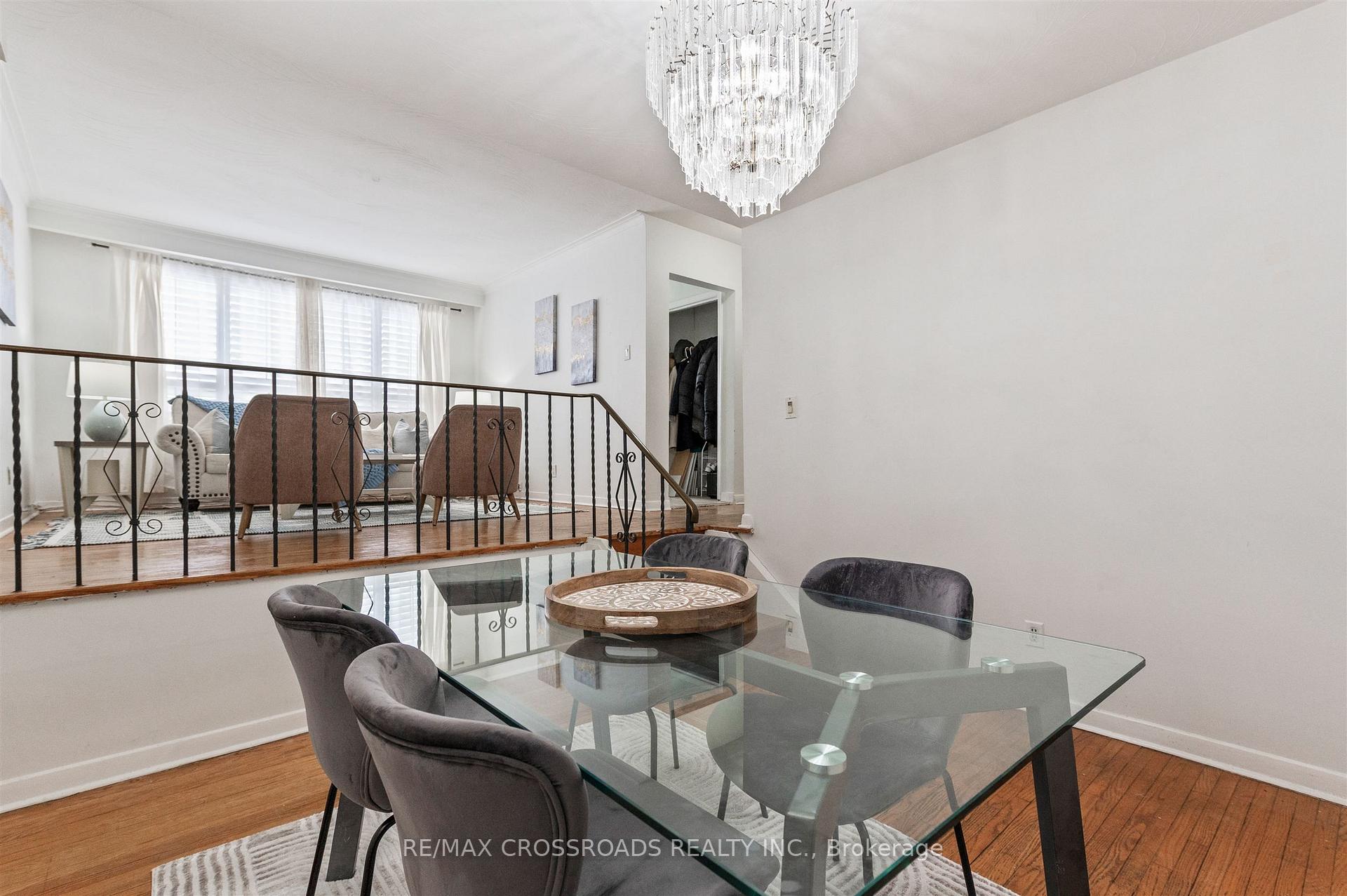 Photo 13 of 98 Willowridge Road, Etobicoke, Willowridge-Martingrove-Richview — HOMEH