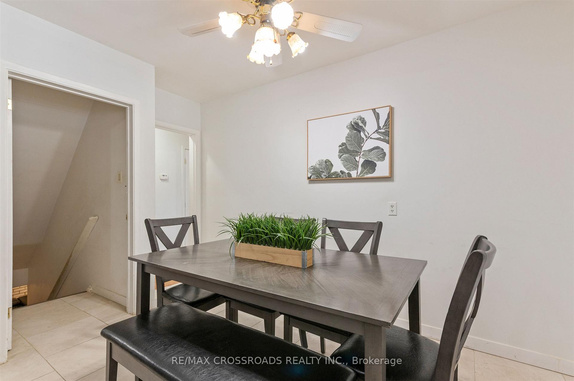 Photo 22 of 98 Willowridge Road, Etobicoke, Willowridge-Martingrove-Richview — HOMEH