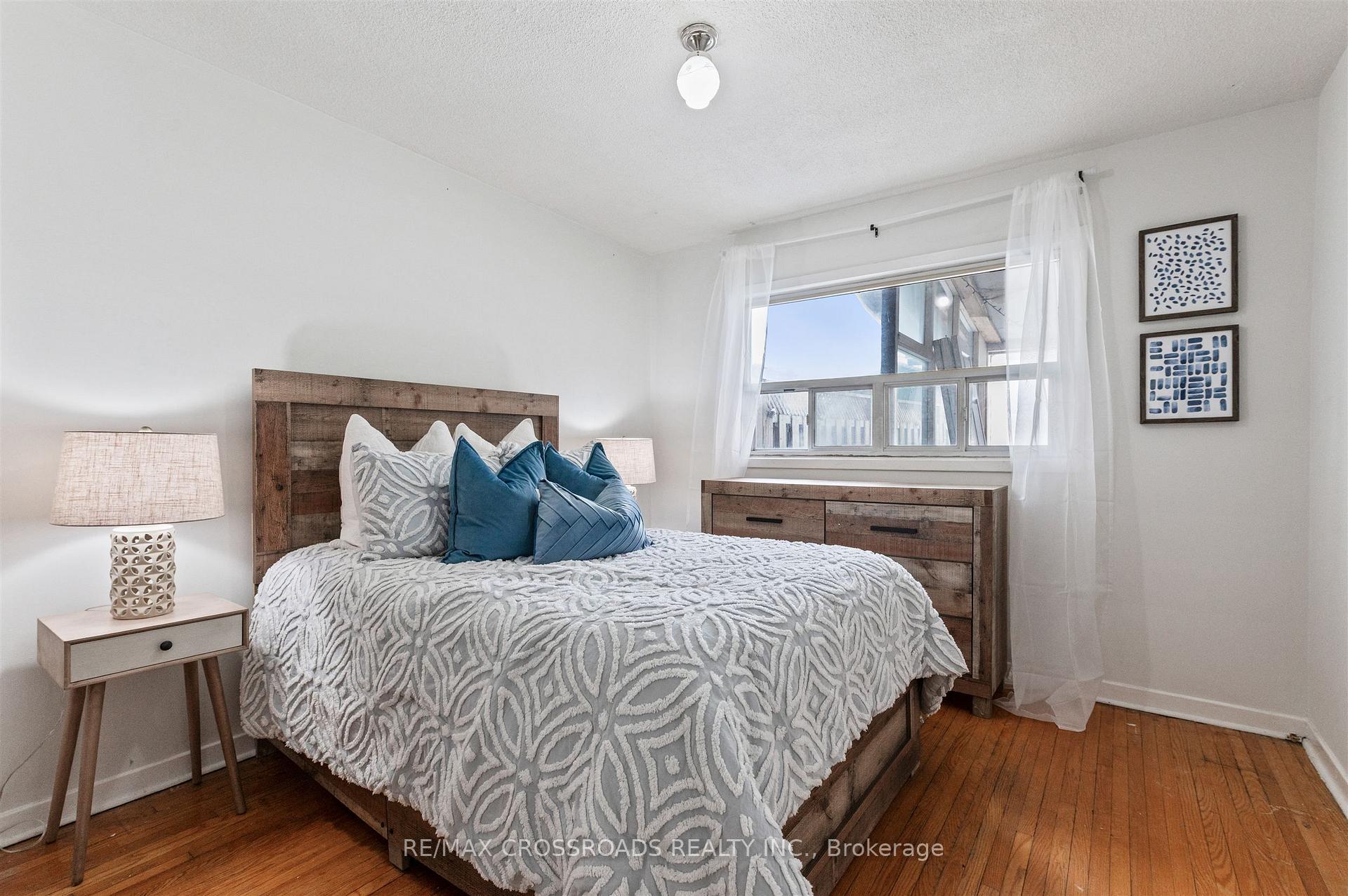 Photo 25 of 98 Willowridge Road, Etobicoke, Willowridge-Martingrove-Richview — HOMEH