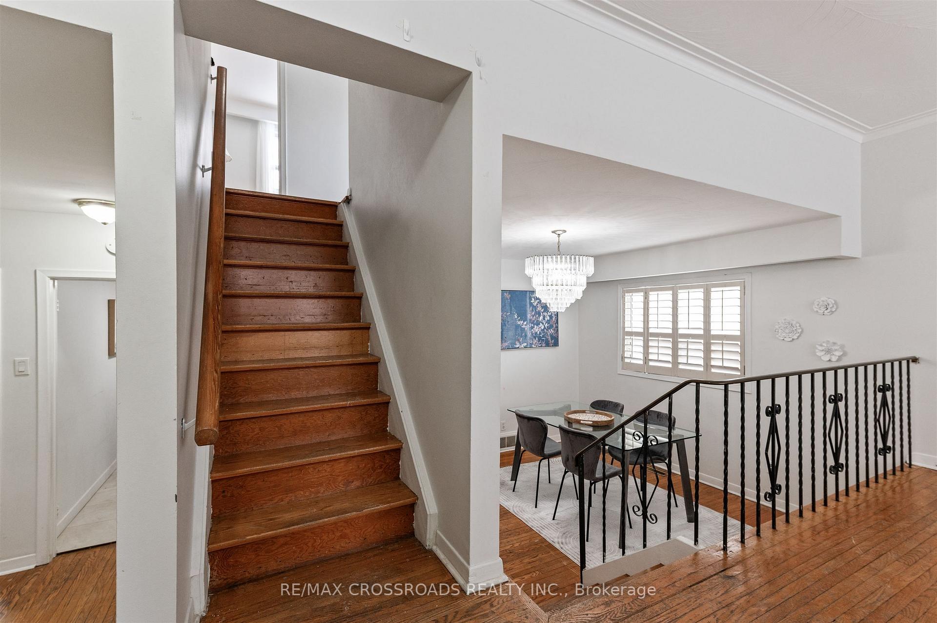 Photo 27 of 98 Willowridge Road, Etobicoke, Willowridge-Martingrove-Richview — HOMEH