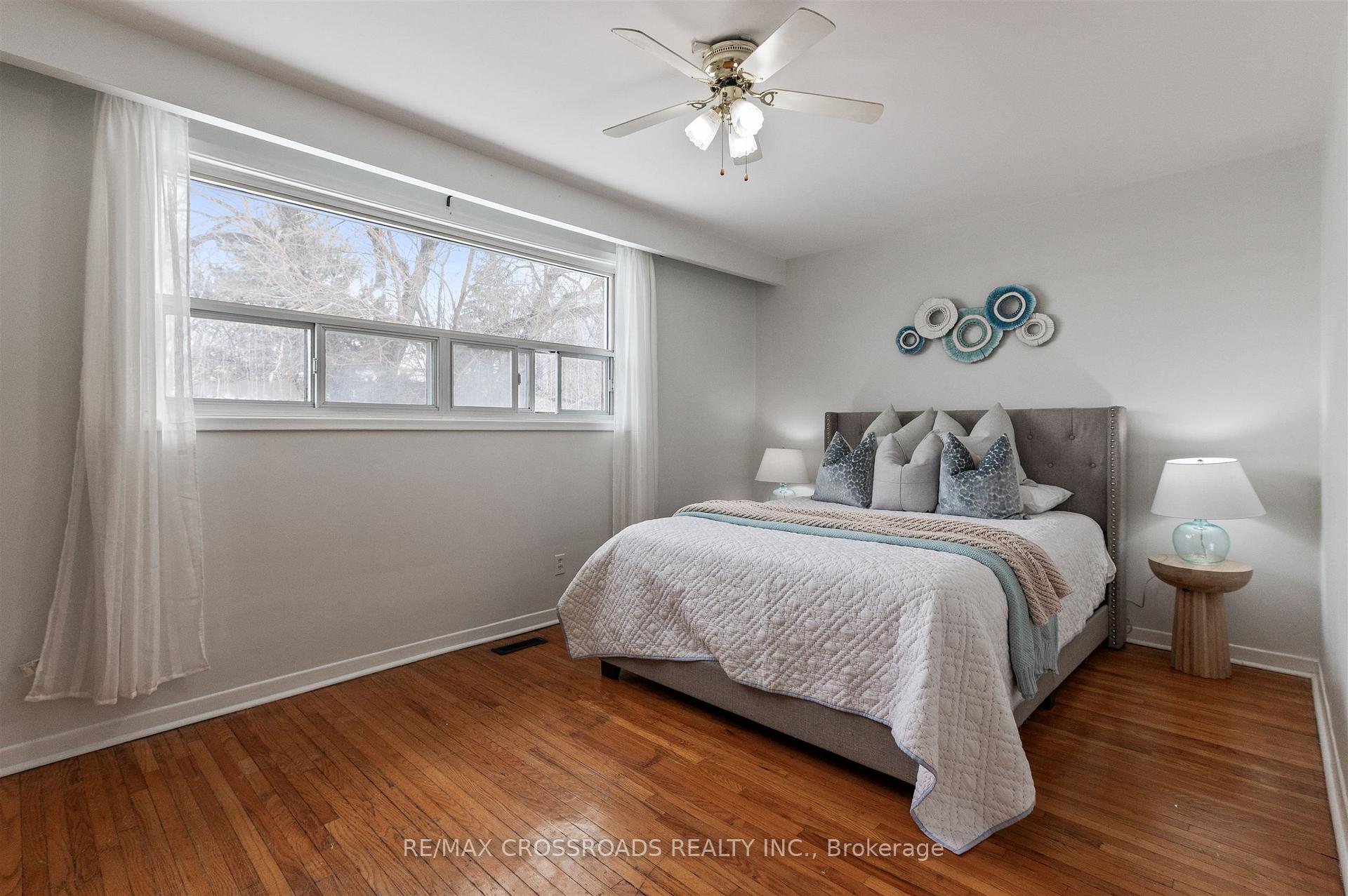 Photo 29 of 98 Willowridge Road, Etobicoke, Willowridge-Martingrove-Richview — HOMEH