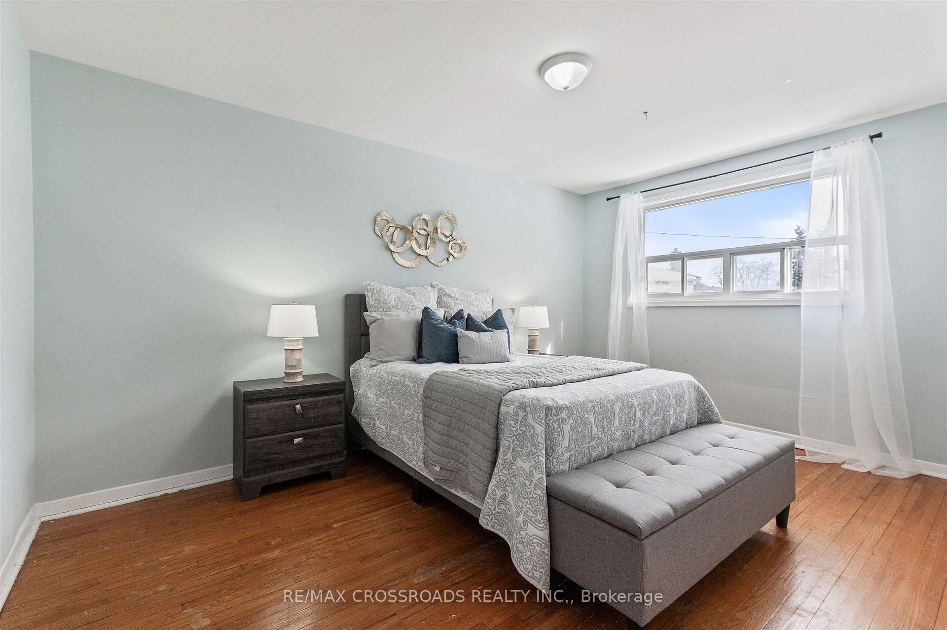 Photo 30 of 98 Willowridge Road, Etobicoke, Willowridge-Martingrove-Richview — HOMEH