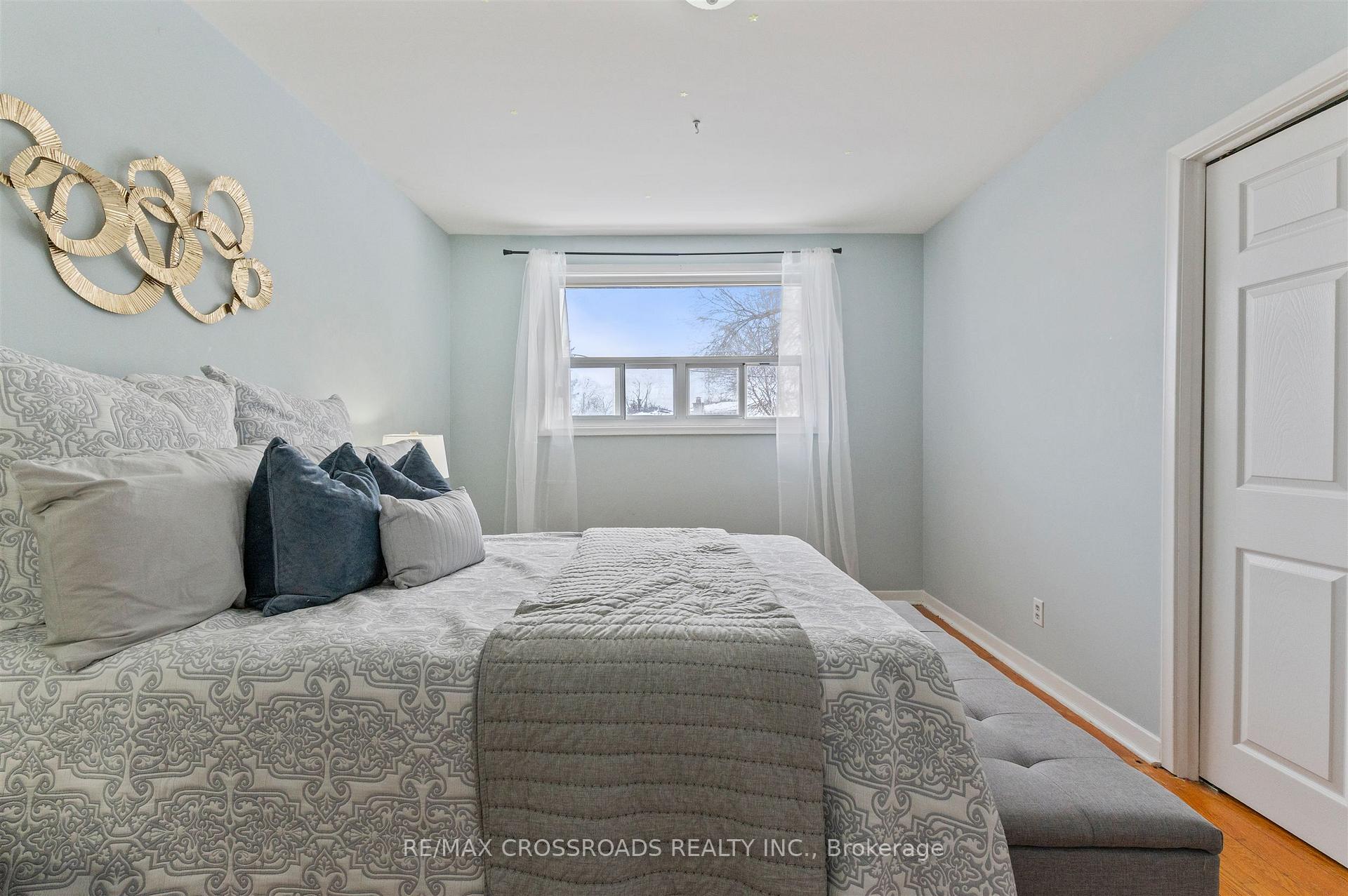 Photo 31 of 98 Willowridge Road, Etobicoke, Willowridge-Martingrove-Richview — HOMEH