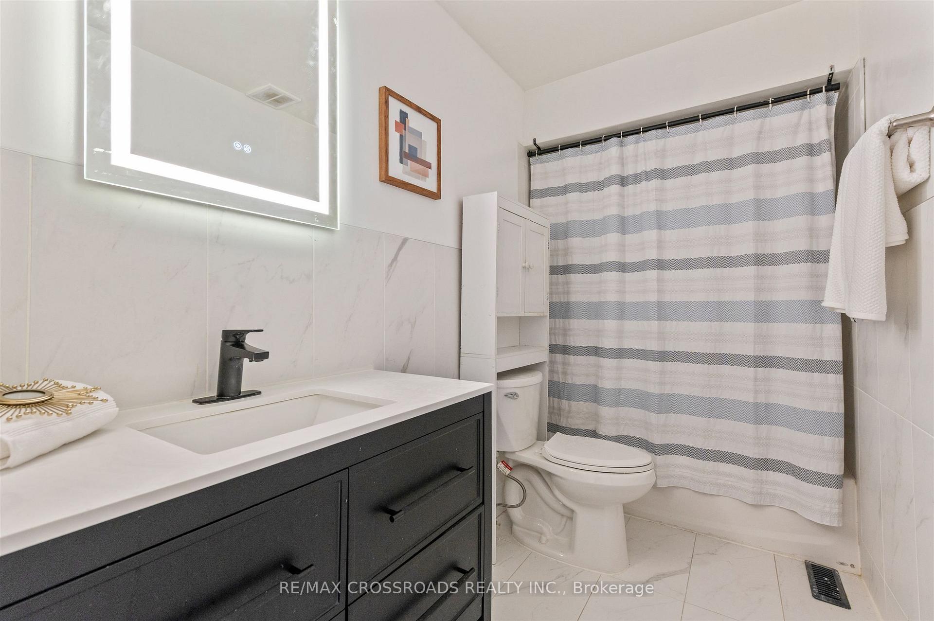 Photo 33 of 98 Willowridge Road, Etobicoke, Willowridge-Martingrove-Richview — HOMEH