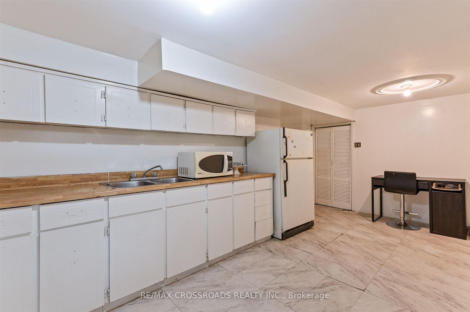 Photo 39 of 98 Willowridge Road, Etobicoke, Willowridge-Martingrove-Richview — HOMEH